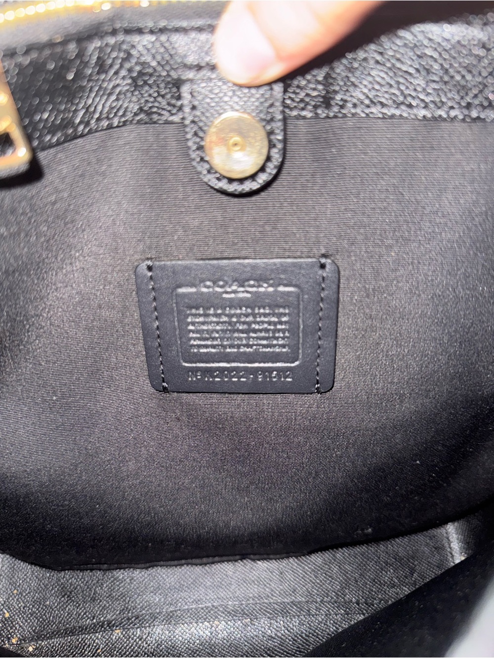 Coach Small Town Bucket Bag in Signature Canvas w/ Gold Plated Hangtag 🖤🤎 - Picture 3 of 10
